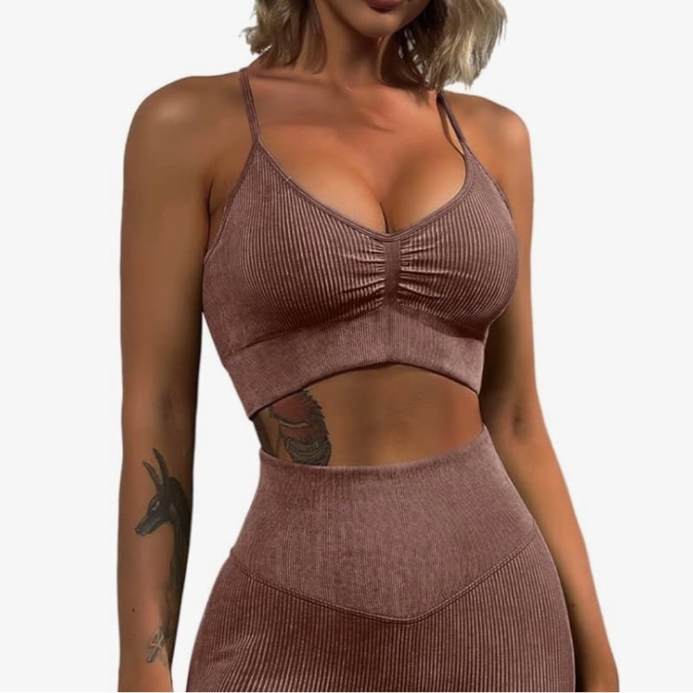 QINSEN Stretchy Women Ribbed Exercise Yoga Sports Bra and Shorts Set